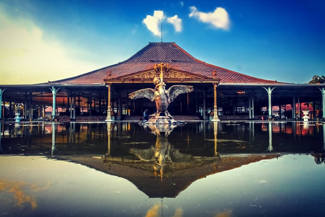 22. Kebun Strawberry Karanganyar, 23. Benteng Vastenburg Fort, 24. Ngarsopuro Night Market Solo, 25. Keraton Surakarta, 26. Kebun Binatang Taru Jurug,  27. Waduk Gajah Mungkur, 28. Pura Mangkunegaran, 29. Vihara Dharma Sundara, 30. Cagar Budaya Prasasti Plumpungan