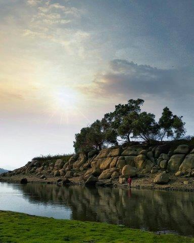 22. Kebun Strawberry Karanganyar, 23. Benteng Vastenburg Fort, 24. Ngarsopuro Night Market Solo, 25. Keraton Surakarta, 26. Kebun Binatang Taru Jurug,  27. Waduk Gajah Mungkur, 28. Pura Mangkunegaran, 29. Vihara Dharma Sundara, 30. Cagar Budaya Prasasti Plumpungan