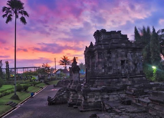 Sejarah Singkat, Struktur Candi , Penemuan Bersejarah , Keunikan Candi , Rute Menuju Lokasi , Harga Tiket Masuk, Plaosan dan Prambanan