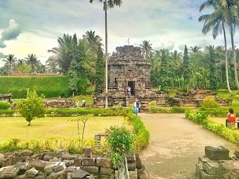 Sejarah Singkat, Struktur Candi , Penemuan Bersejarah , Keunikan Candi , Rute Menuju Lokasi , Harga Tiket Masuk, Plaosan dan Prambanan