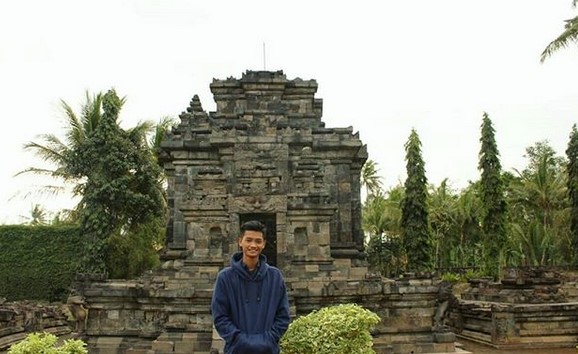 Sejarah Singkat, Struktur Candi , Penemuan Bersejarah , Keunikan Candi , Rute Menuju Lokasi , Harga Tiket Masuk, Plaosan dan Prambanan