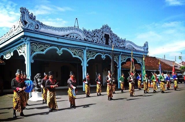 22. Kebun Strawberry Karanganyar, 23. Benteng Vastenburg Fort, 24. Ngarsopuro Night Market Solo, 25. Keraton Surakarta, 26. Kebun Binatang Taru Jurug,  27. Waduk Gajah Mungkur, 28. Pura Mangkunegaran, 29. Vihara Dharma Sundara, 30. Cagar Budaya Prasasti Plumpungan