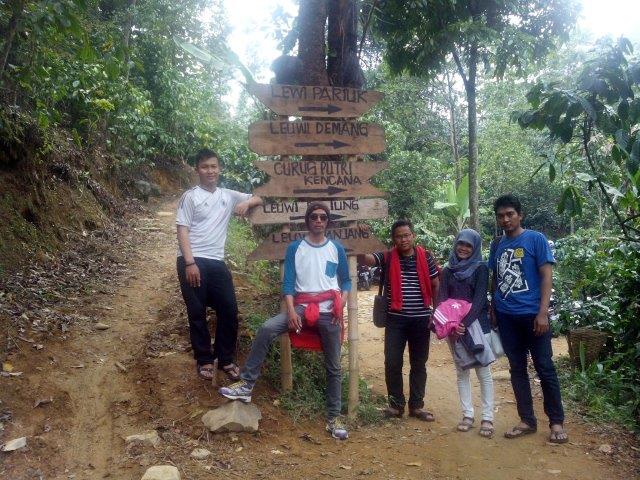 Harga Tiket Masuk, Camping Berkemah, Menikmati Pemandangan , Aktifitas Menarik , Mitos Curug , Rute Menuju Lokasi