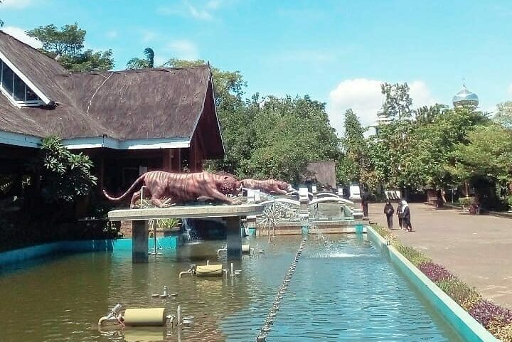 Menilik Lokasi, Rute dan Transportasi, Sisi Menarik, Fasilitas Lengkap, Tips Berlibur