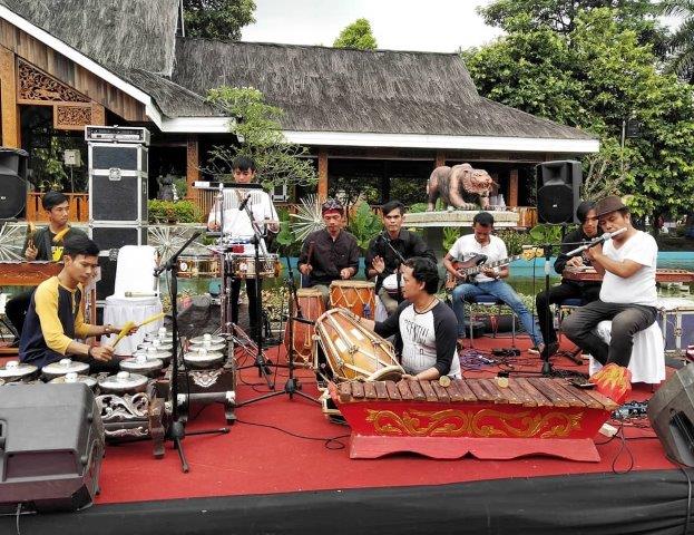 Menilik Lokasi, Rute dan Transportasi, Sisi Menarik, Fasilitas Lengkap, Tips Berlibur