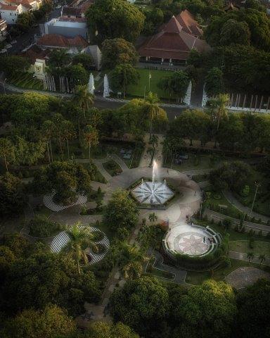 Desain Yang Keren, Asal Usul Sejarah, Replika Piala Adipura, Legenda Sritanjung, Fasilitas Yang Ada, Lokasi Strategis, Suasana Malam 