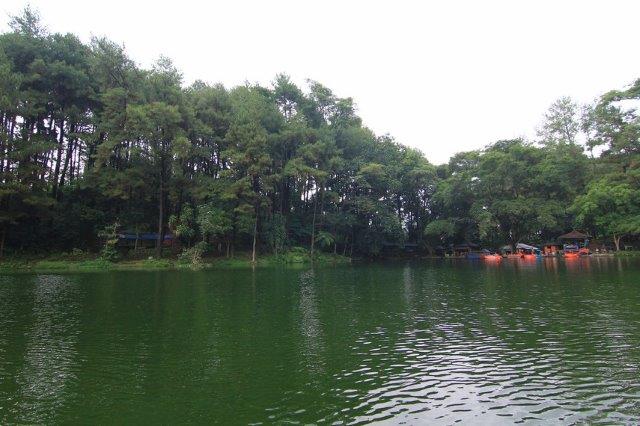 Menyimpan Pesona, Letak Lokasi, Daya Tarik, Fasilitas Yang Ada , Harga Tiket Masuk