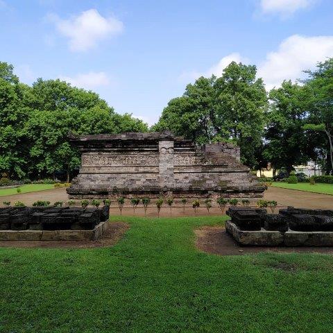 Dimensi Bangunan, Ada Relief, Peninggalan Kerajaan , Hal Dapat Dilakukan, Cara Menuju Lokasi, Harga Tiket Masuk