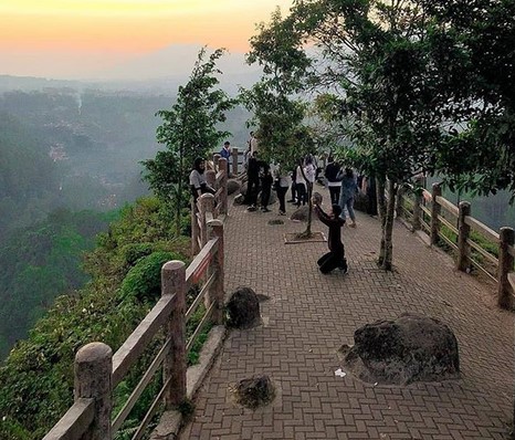 Harga Tiket Masuk, Mengenal Lokasi, Sejarah Kepopuleran, Asal Usul Nama, Sisi Menarik, Cerita Mistis, Fakta Misteri, Cara Ke Lokasi Naik Motor, Tips Liburan