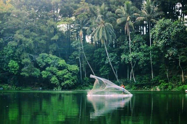 Menyimpan Pesona, Letak Lokasi, Daya Tarik, Fasilitas Yang Ada , Harga Tiket Masuk