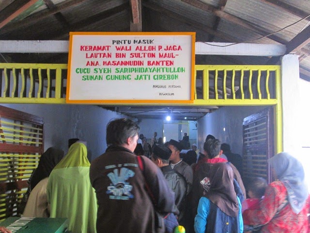 Destinasi Menarik, Sejarah Pulau , Berwisata Disini, Makam Keramat , Rute Menuju Lokasi, Harga Tiket Masuk