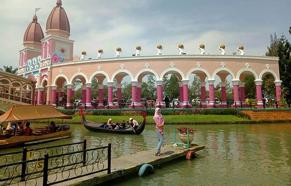 Keindahan dan Keunikan , Fasilitas Kota Little Venice, Cara Menuju Lokasi, Jam Buka , Harga Tiket Masuk, Biaya Prewedding