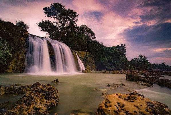 Pulau Garam, Hutan Kera Nepa, Rute Menuju Lokasi, Pesona Air Terjun , Asal Usul Lokasi