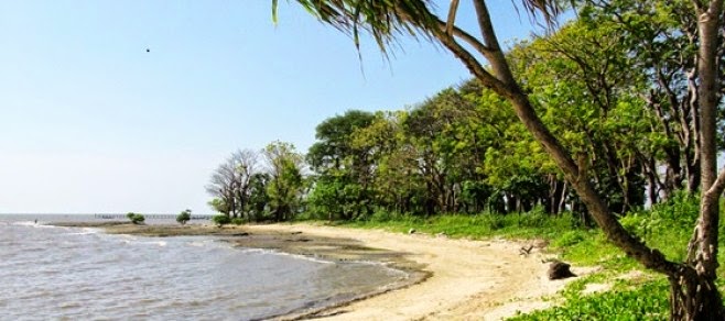 16. Pulau Gusung, 17. Pantai Losari, 18. Pulau Samalona, 19. Pulau Kayangan, 20. Pantai Kuri Indah, 21. Pantai Akkarena, 22. Pulau Lae-Lae, 23. Tanjung Bira, 24. Taman Laut Takabonerate, 25. Pulau Dutungan, 26. Pulau Bulupoloe, 27. Pulau Kodingareng Keke, 28. Pulau Kapoposang