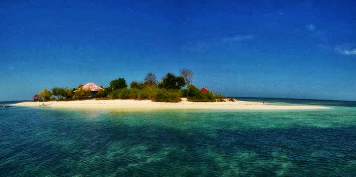 16. Pulau Gusung, 17. Pantai Losari, 18. Pulau Samalona, 19. Pulau Kayangan, 20. Pantai Kuri Indah, 21. Pantai Akkarena, 22. Pulau Lae-Lae, 23. Tanjung Bira, 24. Taman Laut Takabonerate, 25. Pulau Dutungan, 26. Pulau Bulupoloe, 27. Pulau Kodingareng Keke, 28. Pulau Kapoposang