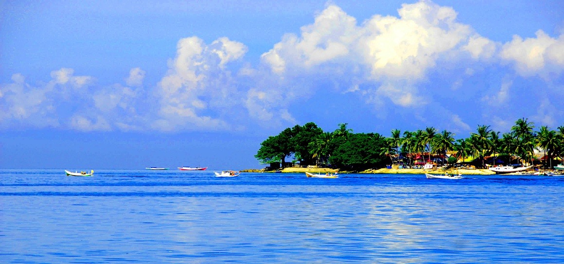 16. Pulau Gusung, 17. Pantai Losari, 18. Pulau Samalona, 19. Pulau Kayangan, 20. Pantai Kuri Indah, 21. Pantai Akkarena, 22. Pulau Lae-Lae, 23. Tanjung Bira, 24. Taman Laut Takabonerate, 25. Pulau Dutungan, 26. Pulau Bulupoloe, 27. Pulau Kodingareng Keke, 28. Pulau Kapoposang