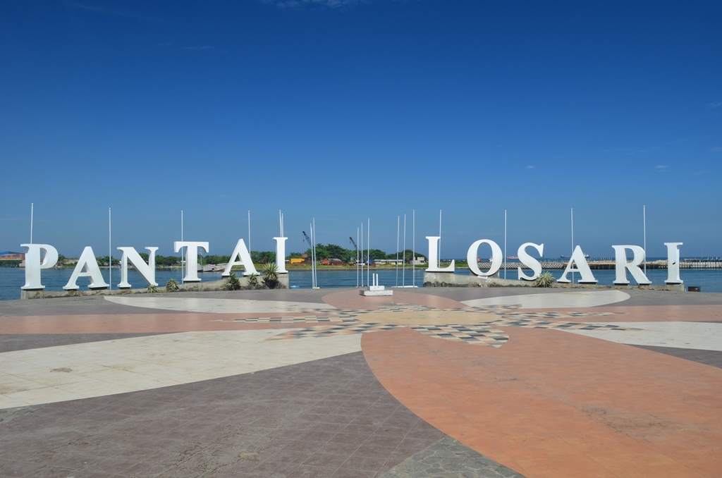 16. Pulau Gusung, 17. Pantai Losari, 18. Pulau Samalona, 19. Pulau Kayangan, 20. Pantai Kuri Indah, 21. Pantai Akkarena, 22. Pulau Lae-Lae, 23. Tanjung Bira, 24. Taman Laut Takabonerate, 25. Pulau Dutungan, 26. Pulau Bulupoloe, 27. Pulau Kodingareng Keke, 28. Pulau Kapoposang