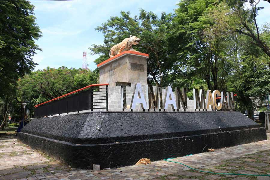 29. Museum Balla Lompoa, 30. Fort Rotterdam, 31. Museum La Galigo, 32. Taman Macan, 33. Taman Maccini Sombala, 34. Monumen Korban 40.000 Jiwa, 35. Museum Kota Makassar, 36. Kompleks Makam Raja-Raja Tallo, 37. Tugu Adipura Anjungan, 38. Taman Nasional Bantimurung, 39. Air Terjun Bantimurung, 40. Air Terjun Takapala
