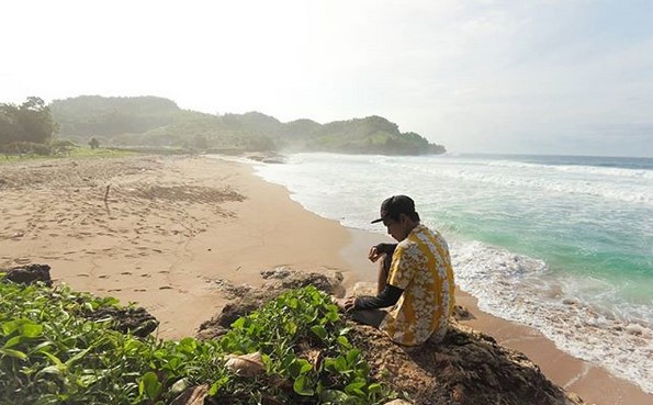 Cerita Misteri , Daya Tarik , Yang Bisa Dilakukan, Menyebrangi Jembatan, Cara Menuju Pantai