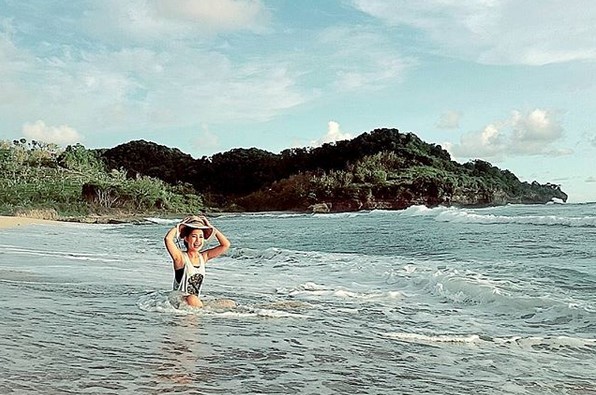 Cerita Misteri , Daya Tarik , Yang Bisa Dilakukan, Menyebrangi Jembatan, Cara Menuju Pantai