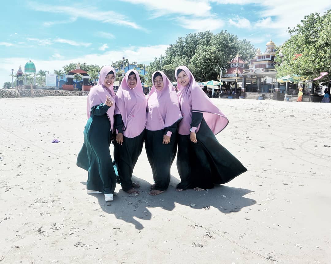 Pantai di Gresik, Dua Lokasi, Keelokannya , Lokasi Dimana, Buka Jam Berapa