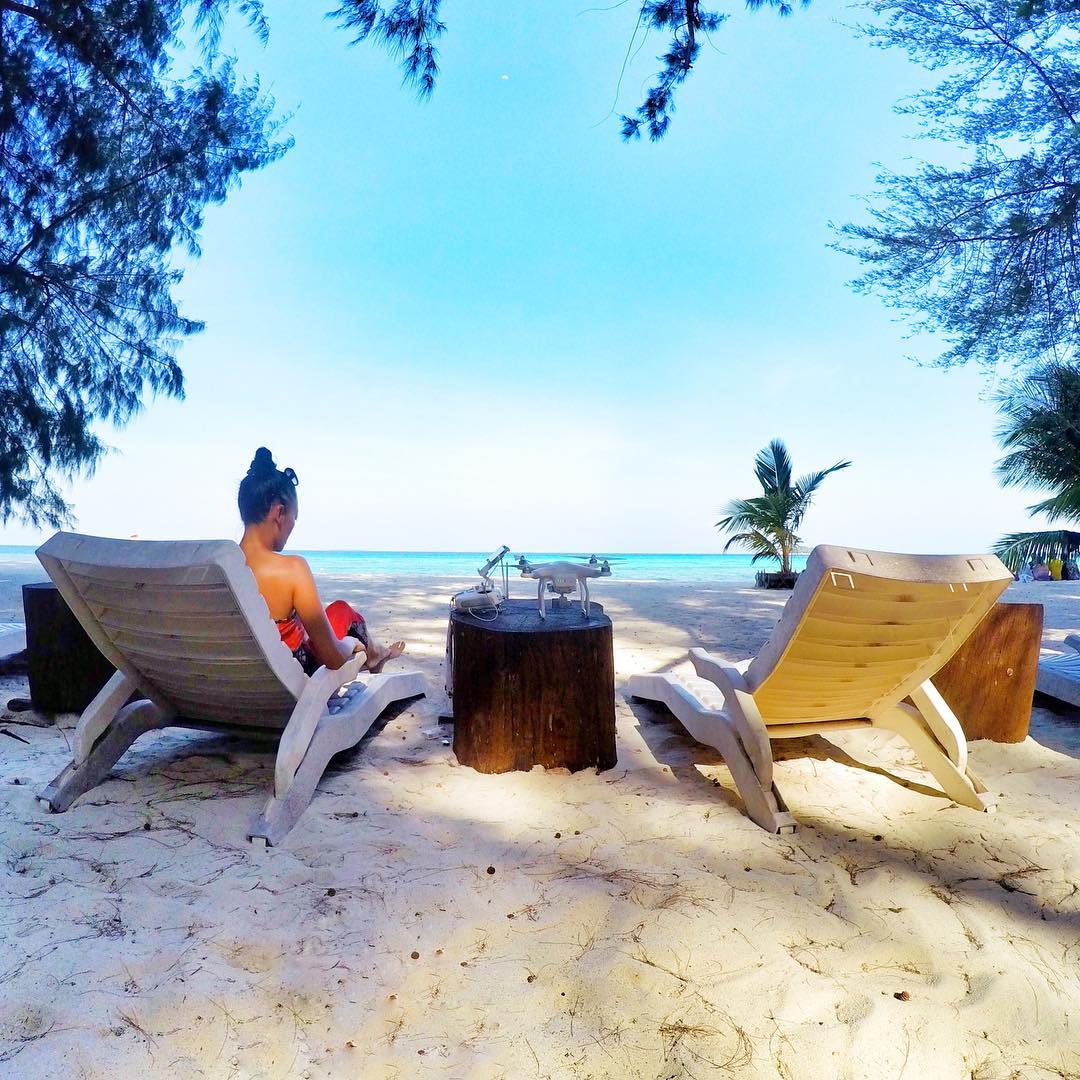 16. Pulau Gusung, 17. Pantai Losari, 18. Pulau Samalona, 19. Pulau Kayangan, 20. Pantai Kuri Indah, 21. Pantai Akkarena, 22. Pulau Lae-Lae, 23. Tanjung Bira, 24. Taman Laut Takabonerate, 25. Pulau Dutungan, 26. Pulau Bulupoloe, 27. Pulau Kodingareng Keke, 28. Pulau Kapoposang