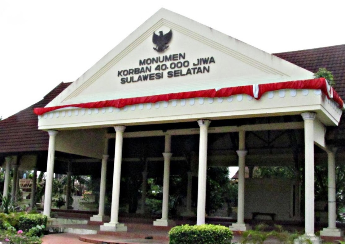 29. Museum Balla Lompoa, 30. Fort Rotterdam, 31. Museum La Galigo, 32. Taman Macan, 33. Taman Maccini Sombala, 34. Monumen Korban 40.000 Jiwa, 35. Museum Kota Makassar, 36. Kompleks Makam Raja-Raja Tallo, 37. Tugu Adipura Anjungan, 38. Taman Nasional Bantimurung, 39. Air Terjun Bantimurung, 40. Air Terjun Takapala