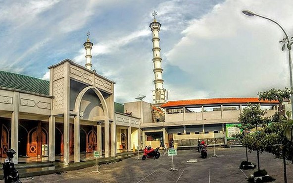 Asal Usul, Bangun Kedua, Bangun Ketiga, Renovasi Keempat, Kisah Unik, Kisah Pernikahan