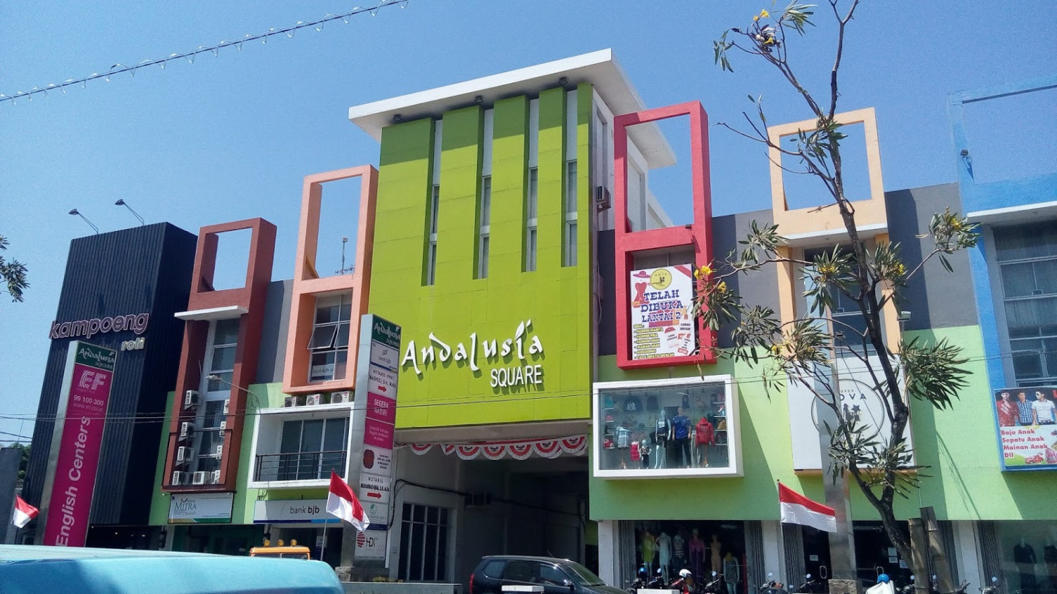 1. Plaza Gresik, 2. Mall Gresik, 3. Gress Mall, 4. Grand Plaza, 5. Andalusia Square, 6. Icon Mall – Hotel &amp; Convention, 7. Matahari Putra Prima