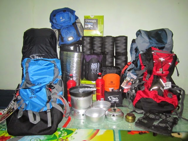 1. Gunakan Kereta Api, 2. Pilih Dormitory Untuk Bermalam, 3. Bawa Barang &amp; Pakaian Secukupnya, 4. Makan Makanan Warga Lokal, 5. Berburu Sunset di Pantai Pulau Merah