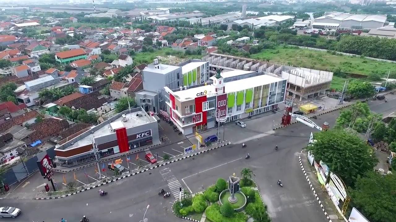1. Plaza Gresik, 2. Mall Gresik, 3. Gress Mall, 4. Grand Plaza, 5. Andalusia Square, 6. Icon Mall – Hotel &amp; Convention, 7. Matahari Putra Prima