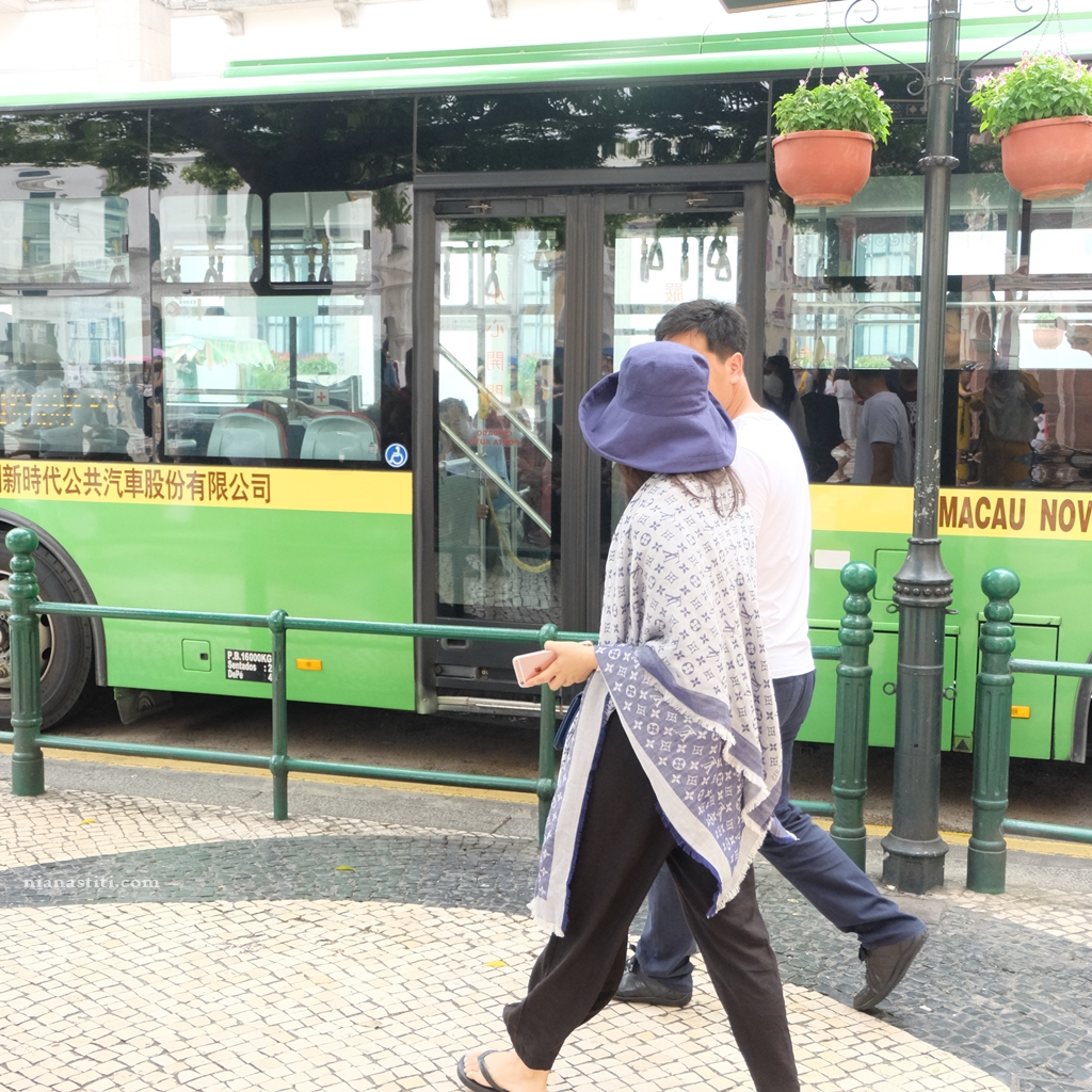 1. Airlines Booking, 2. Naik Kapal Ferry, 3. Gunakan Bus Gratis Untuk Keliling Kota, 4. Cicipi Kue Gratis, 5. Penginapan Murah di Macau