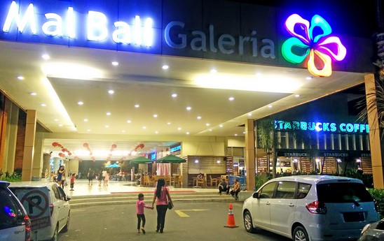 1. Level 21 Mall, 2. Duta Plaza Denpasar, 3. Discovery Shopping Mall, 4. Park 23, 5. Mall Bali Galeria, 6. Beachwalk Shopping Center, 7. Plaza Renon, 8. Seminyak Village, 9. Lippo Plaza Sunset, 10. Bali Collection