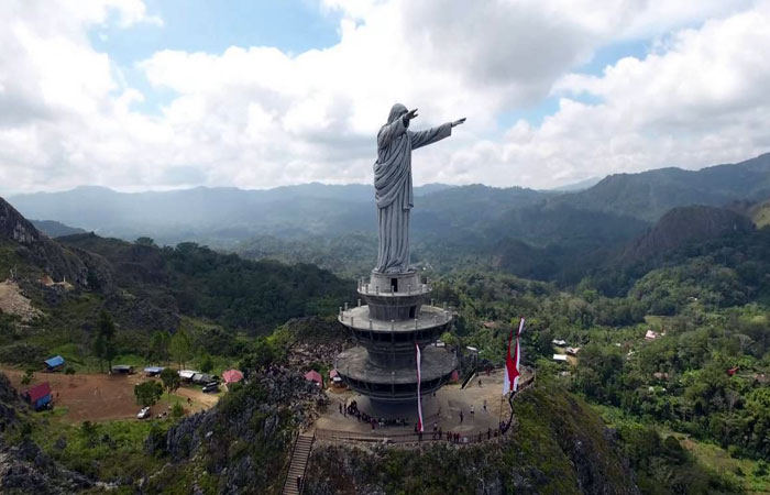 Megahnya Rancangan Monumen Patung Yesus, Lika-liku Perjalanan Menuju Patung Yesus, Rute Jalan Menuju Patung Yesus, Patung Yesus yang Tersebar di Berbagai Pelosok Dunia, Destinasi Bawah Air Terbaik di Manado, Surga Tersembunyi Dataran Tinggi Manado