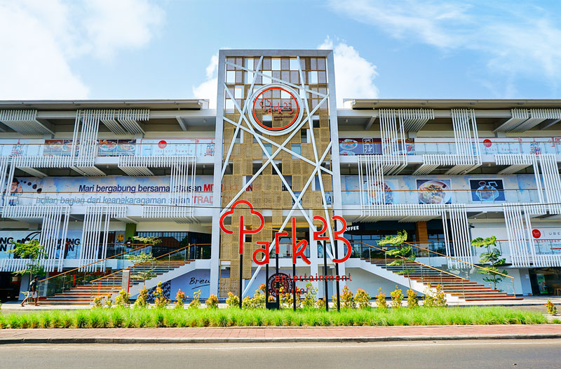 1. Level 21 Mall, 2. Duta Plaza Denpasar, 3. Discovery Shopping Mall, 4. Park 23, 5. Mall Bali Galeria, 6. Beachwalk Shopping Center, 7. Plaza Renon, 8. Seminyak Village, 9. Lippo Plaza Sunset, 10. Bali Collection