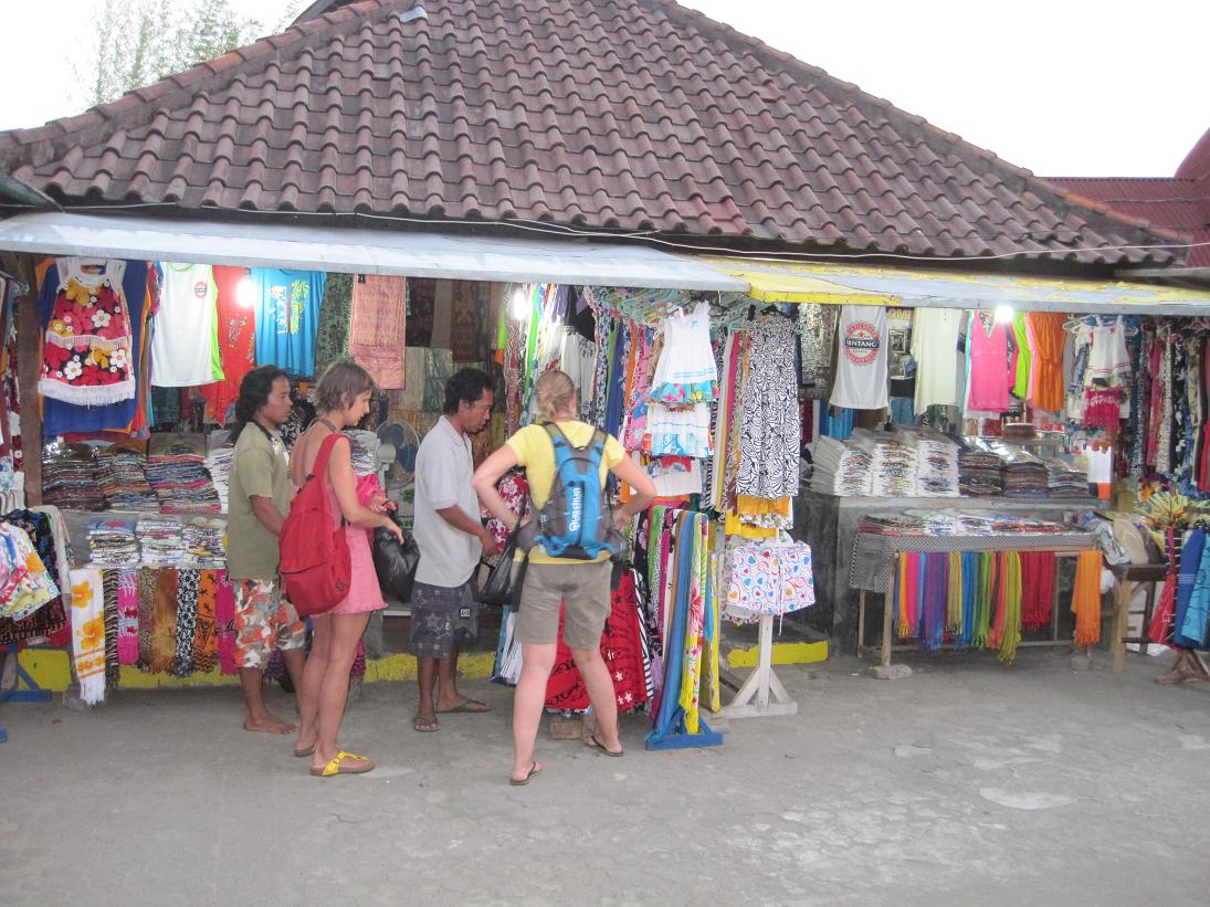 1. Lombok Epicentrum Mall, 2. Mataram Mall, 3. Lombok City Center, 4. Transmart Mataram Lombok, 5. Trawangan Jaya, 6. Pancor Trade Center, 7. Pasar Seni Senggigi, 8. Kompleks Pertokoan Praya, 9. Transmart Carrefour Mataram, 10. Pasar Labuan Lombok