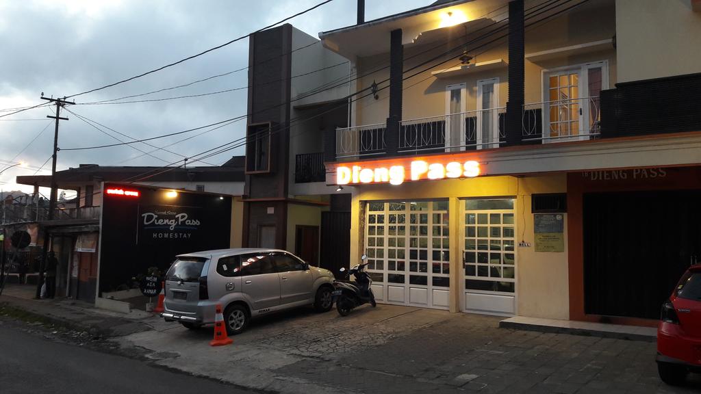 1. Naik Kereta Api Ekonomi, 2. Jangan Khawatir Saat Cari Penginapan Murah Dadakan, 3. Perhatikan Musim Saat Berkunjung, 4. Menikmati Sunrise Di Bukit Sikunir, 5. Menaklukan Gunung Prau, Berani ?, 6. Bawa Stok Baju Hangat Banyak, 7. Jangan Lupa Bawa Obat-obatan, 8. Wisata ke Candi dan Kawah Bersejarah, 9. Beli Oleh-oleh Khas Wonosobo, 10. Cicipi Kuliner Khas Wonosobo