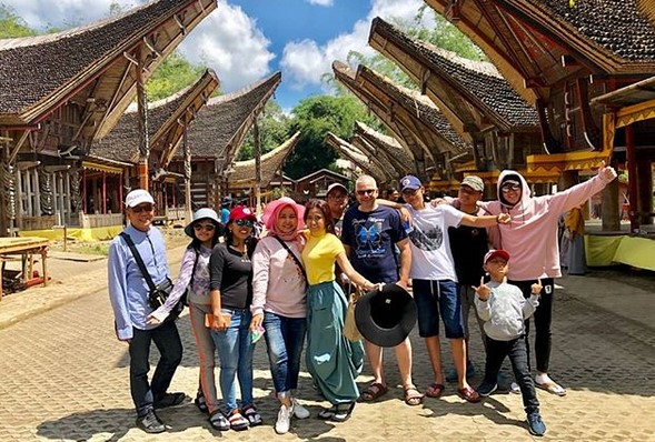 Harga Tiket Masuk Kete Kesu, Lokasi Kete Kesu, Hal yang Menarik di Kete Kesu, 1. Tongkonan, 2. Bukit Buntu Kesu, Tips Berwisata di Kete Kesu