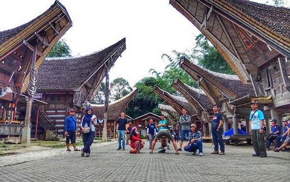 Harga Tiket Masuk Kete Kesu, Lokasi Kete Kesu, Hal yang Menarik di Kete Kesu, 1. Tongkonan, 2. Bukit Buntu Kesu, Tips Berwisata di Kete Kesu