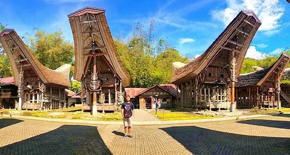 Harga Tiket Masuk Kete Kesu, Lokasi Kete Kesu, Hal yang Menarik di Kete Kesu, 1. Tongkonan, 2. Bukit Buntu Kesu, Tips Berwisata di Kete Kesu
