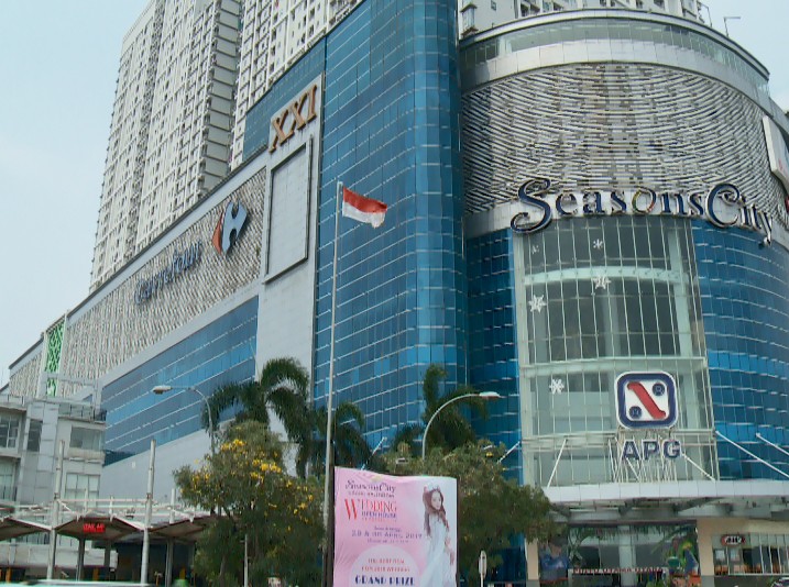 1. Central Park, 2. Mall Taman Anggrek, 3. Puri Indah Mall, 4. Season City Trade Mall, 5. Mall Ciputra, 6. Mall Daan Mogot, 7. Lippo Mall Puri, 8. Glodok Plaza, 9. Mall Taman Palem Cengkareng, 10. Harco Glodok