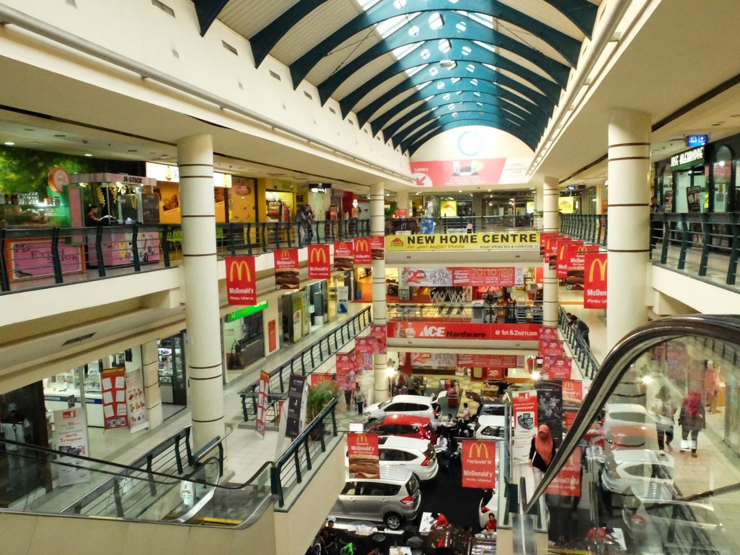 1. Central Park, 2. Mall Taman Anggrek, 3. Puri Indah Mall, 4. Season City Trade Mall, 5. Mall Ciputra, 6. Mall Daan Mogot, 7. Lippo Mall Puri, 8. Glodok Plaza, 9. Mall Taman Palem Cengkareng, 10. Harco Glodok