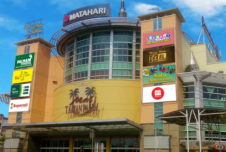 1. Central Park, 2. Mall Taman Anggrek, 3. Puri Indah Mall, 4. Season City Trade Mall, 5. Mall Ciputra, 6. Mall Daan Mogot, 7. Lippo Mall Puri, 8. Glodok Plaza, 9. Mall Taman Palem Cengkareng, 10. Harco Glodok