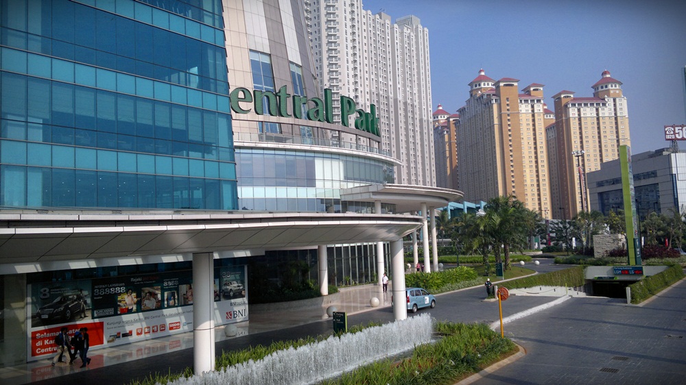 1. Central Park, 2. Mall Taman Anggrek, 3. Puri Indah Mall, 4. Season City Trade Mall, 5. Mall Ciputra, 6. Mall Daan Mogot, 7. Lippo Mall Puri, 8. Glodok Plaza, 9. Mall Taman Palem Cengkareng, 10. Harco Glodok