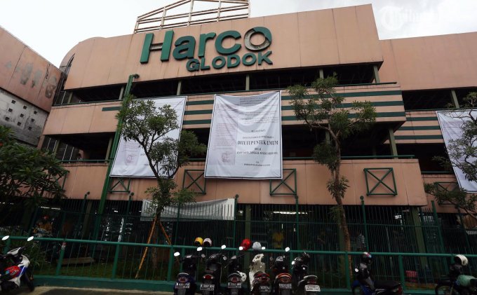1. Central Park, 2. Mall Taman Anggrek, 3. Puri Indah Mall, 4. Season City Trade Mall, 5. Mall Ciputra, 6. Mall Daan Mogot, 7. Lippo Mall Puri, 8. Glodok Plaza, 9. Mall Taman Palem Cengkareng, 10. Harco Glodok