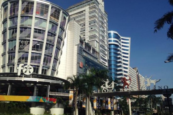 1. Grand Indonesia, 2. Plaza Indonesia, 3. Thamrin City, 4. Senayan City, 5. Plaza Atrium, 6. Mangga Dua Mall, 7. FX Sudirman, 8. Citywalk Sudirman, 9. MGK Kemayoran, 10. Holland Village