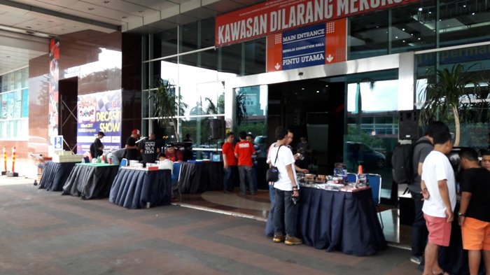 1. Grand Indonesia, 2. Plaza Indonesia, 3. Thamrin City, 4. Senayan City, 5. Plaza Atrium, 6. Mangga Dua Mall, 7. FX Sudirman, 8. Citywalk Sudirman, 9. MGK Kemayoran, 10. Holland Village