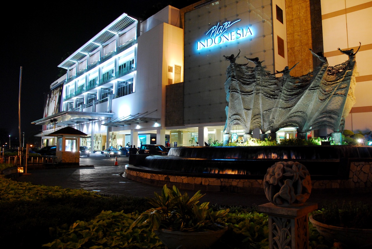 1. Grand Indonesia, 2. Plaza Indonesia, 3. Thamrin City, 4. Senayan City, 5. Plaza Atrium, 6. Mangga Dua Mall, 7. FX Sudirman, 8. Citywalk Sudirman, 9. MGK Kemayoran, 10. Holland Village