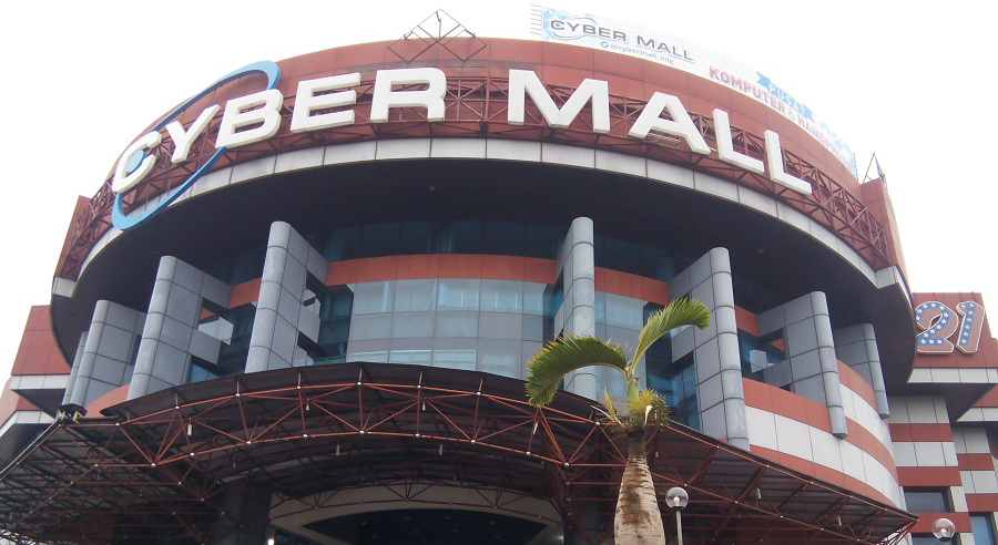 1. Malang Town Square, 2. Mall Olimpyc Garden, 3. Cyber Mall, 4. Plaza Araya, 5. Mall Dinoyo City, 6. Sarinah Mall, 7. Mall Alun-Alun, 8. Lippo Plaza Batu, 9. Malang City Point, 10. Gajah Mada Plaza