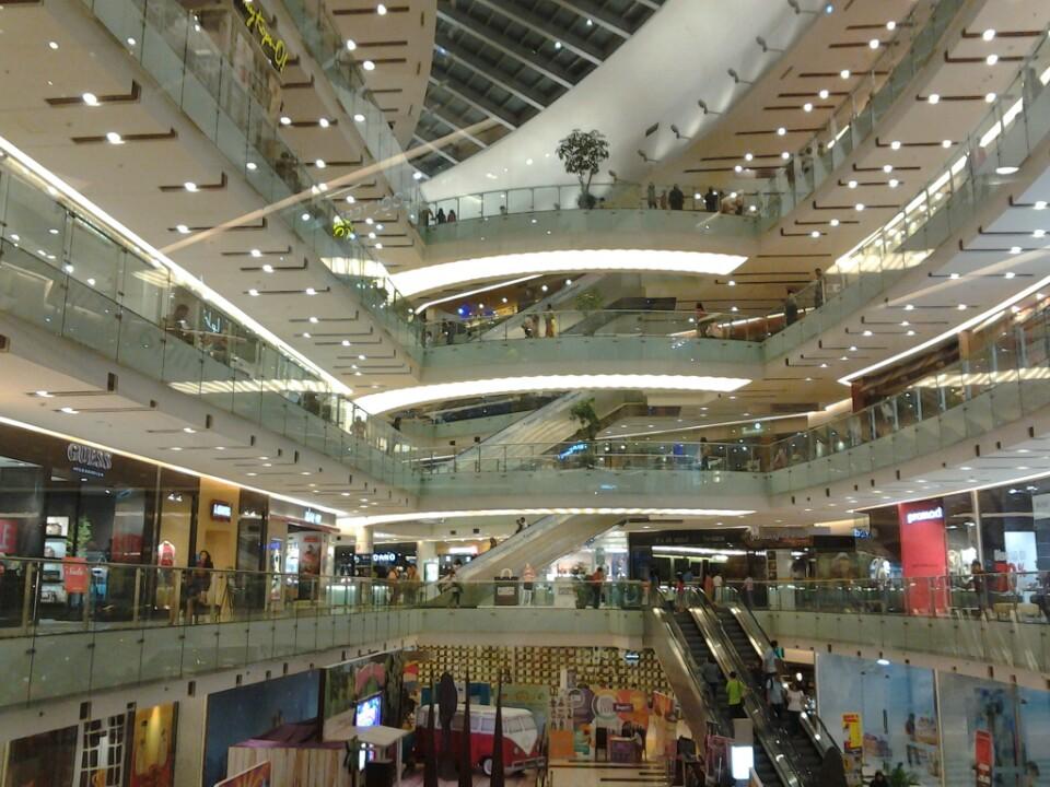 1. Galaxy Mall, 2. Grand City Mall, 3. Surabaya Town Square, 4. Ciputra World Mall, 5. Tunjungan Plaza, 6. Royal Plaza, 7. Supermall Pakuwon Indah, 8. Marvell City, 9. World Trade Center, 10. CITO Mall
